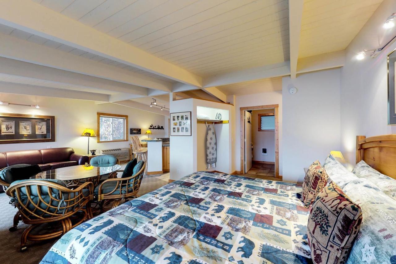 Many Springs Lakefront Condos Bigfork Δωμάτιο φωτογραφία