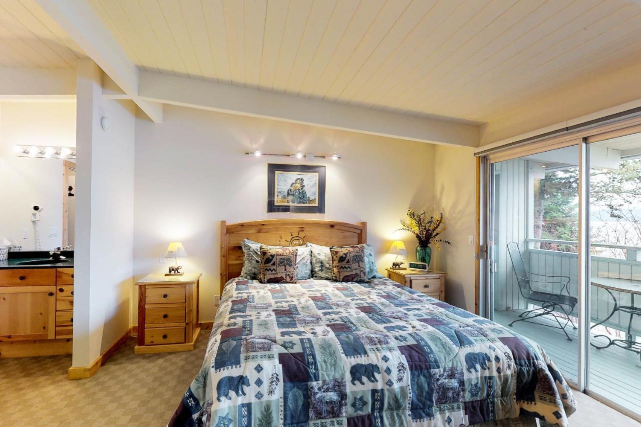 Many Springs Lakefront Condos Bigfork Δωμάτιο φωτογραφία