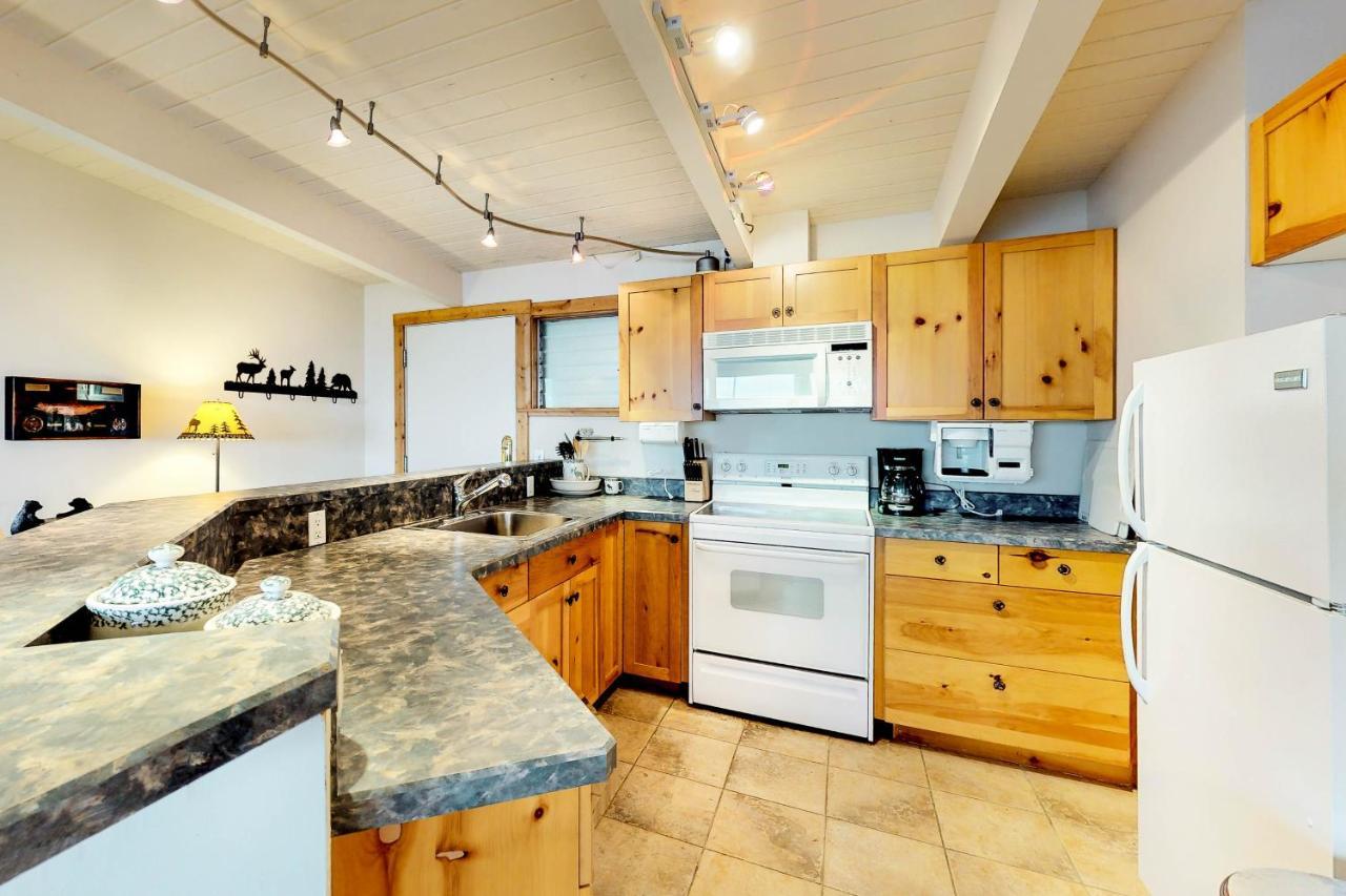 Many Springs Lakefront Condos Bigfork Δωμάτιο φωτογραφία