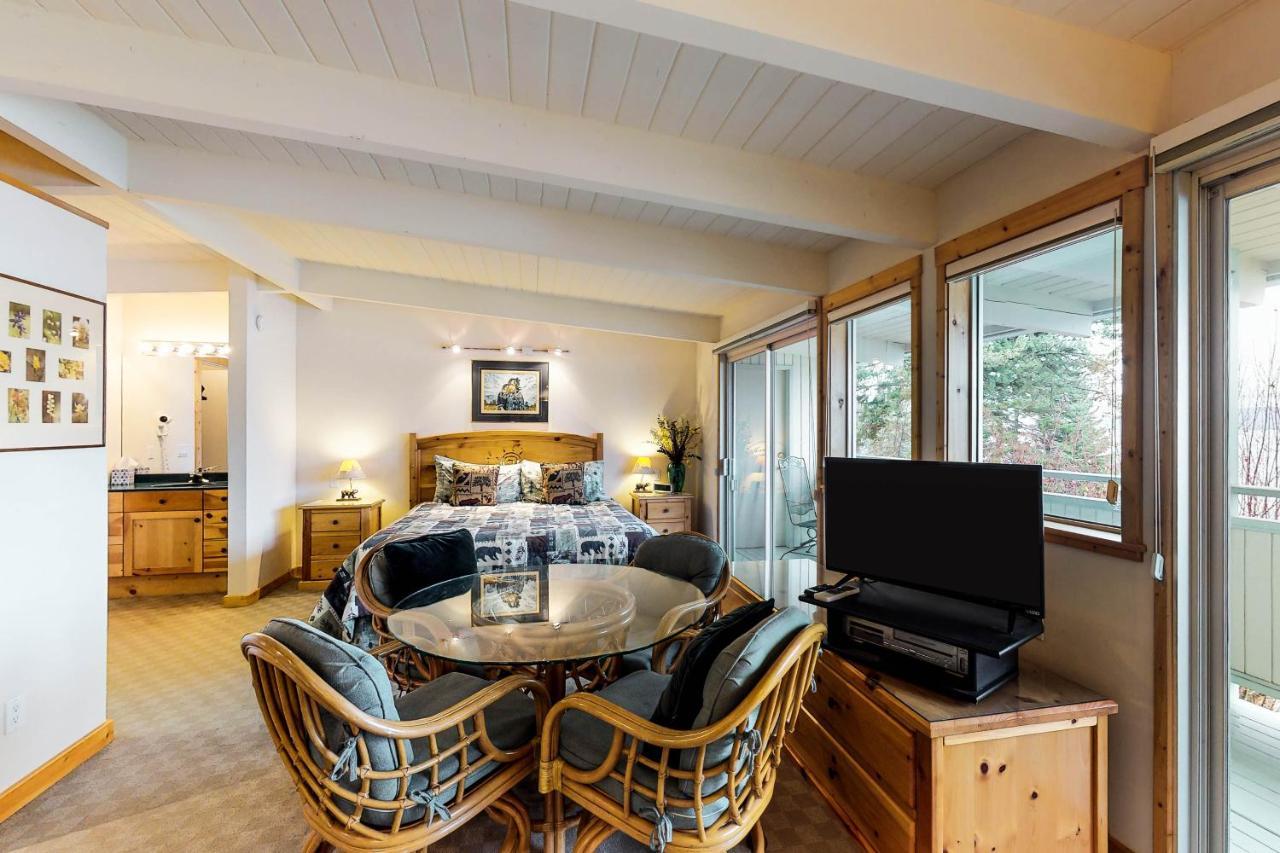 Many Springs Lakefront Condos Bigfork Δωμάτιο φωτογραφία