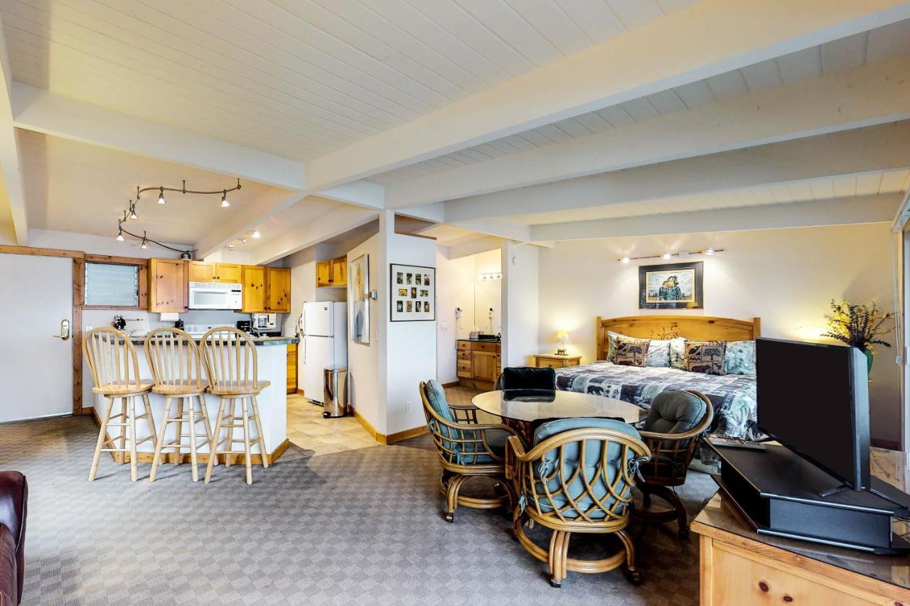 Many Springs Lakefront Condos Bigfork Δωμάτιο φωτογραφία